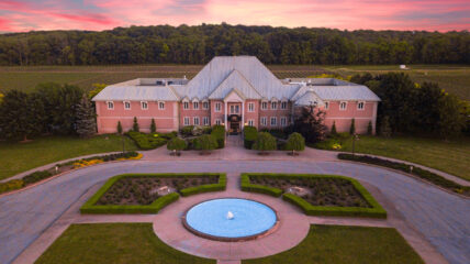 A wide view of Château des Charmes near Niagara's Finest Hotels in Niagara-on-the-Lake.
