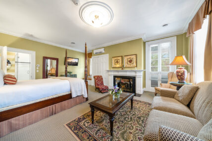A wide shot of the Newark Room in The Charles Hotel in Niagara-on-the-Lake.