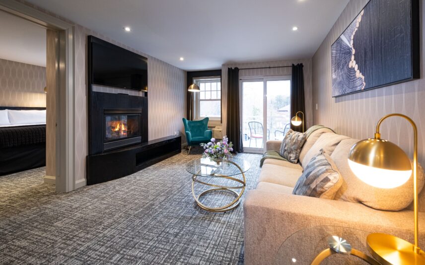 A king suite sitting area at the Shaw Club in Niagara-on-the-Lake.