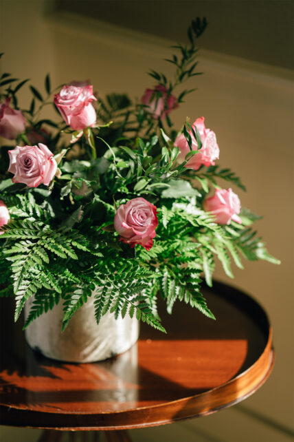 Roses in a vase at the Shaw Club in Niagara-on-the-Lake.