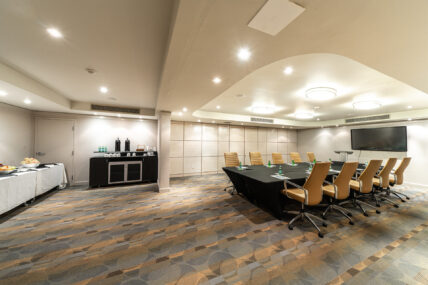 A wide view of a conference room at the Shaw Club in Niagara-on-the-Lake.