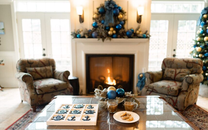 Christmas decor in the Harbour House lobby