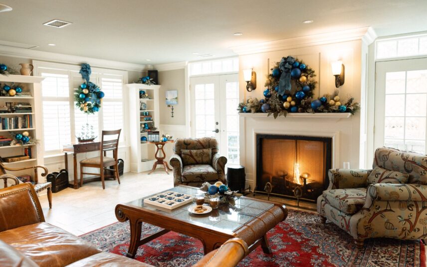 Christmas decor in the Harbour House lobby